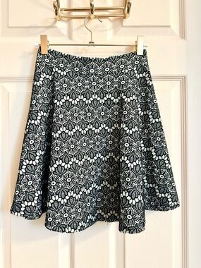 Black and white fora skater skirt